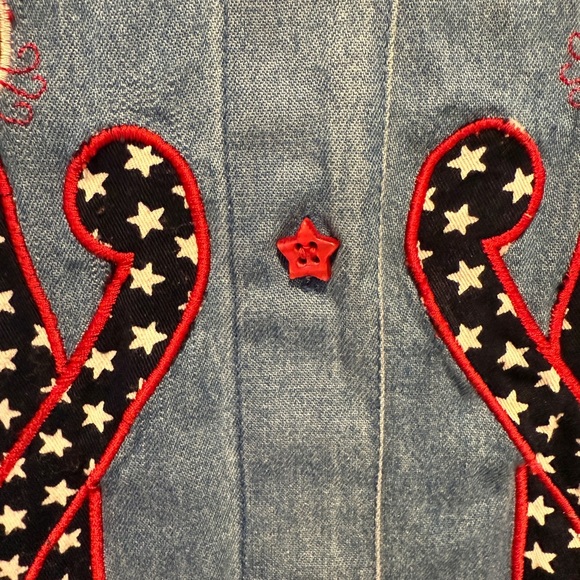 TanTrums Vintage Denim Shirt with Red Star Cat Pattern - Picture 2 of 8